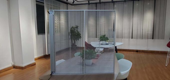 reproducción de vídeo llevada transparente al aire libre de la ventana de vidrio de la exhibición